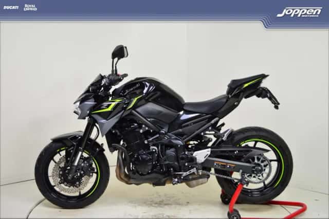 Kawasaki Z900 (2024) thumbnail 6