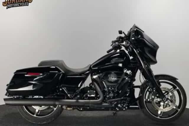 Harley-Davidson Street Glide (2024) thumbnail 1