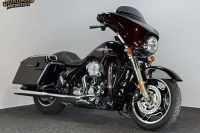 Harley-Davidson Street Glide (2011) thumbnail 4