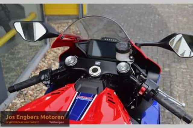 Honda CBR1000RR R Fireblade (2022) thumbnail 5