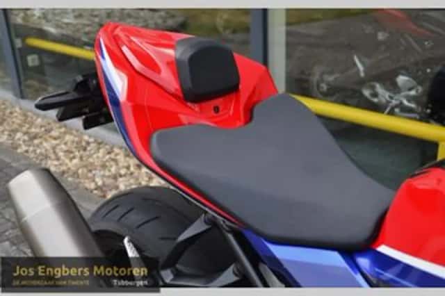 Honda CBR1000RR R Fireblade (2022) thumbnail 6