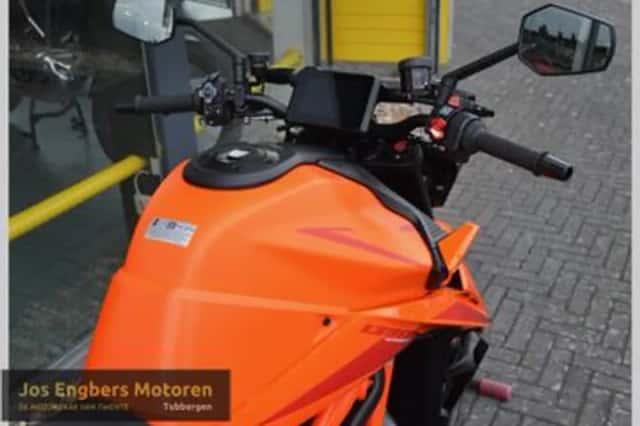 KTM 1390 Super Duke R (2024) thumbnail 5