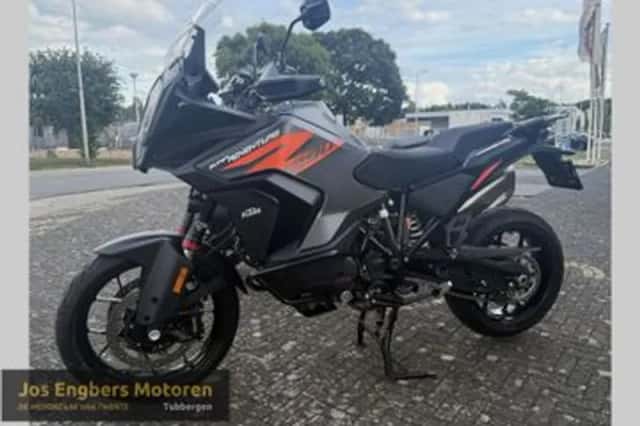 KTM 1290 Super Adventure (2022) thumbnail 1