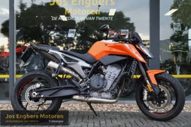 KTM 790 Duke (2018) thumbnail 1
