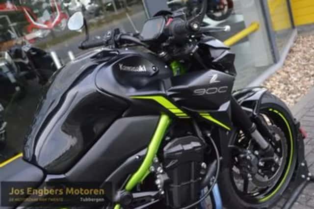 Kawasaki Z900 (2022) thumbnail 4