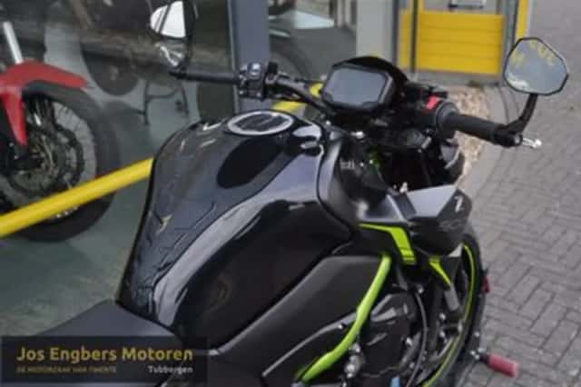 Kawasaki Z900 (2022) thumbnail 5