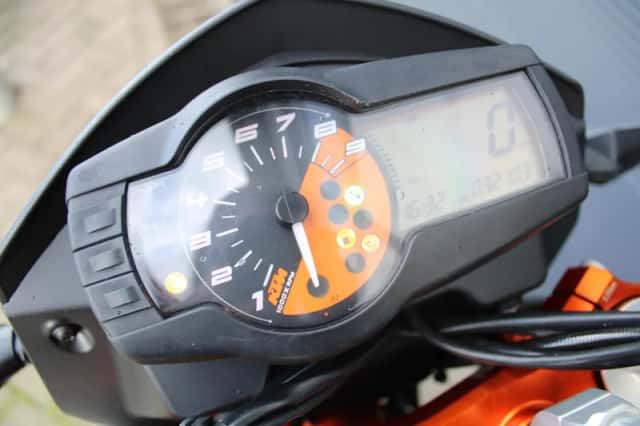 KTM 690 Duke R (2015) thumbnail 5