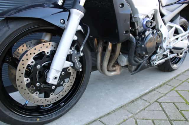 Suzuki GSR600 (2007) thumbnail 2