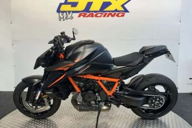 KTM 1390 Super Duke R EVO (2025) thumbnail 6