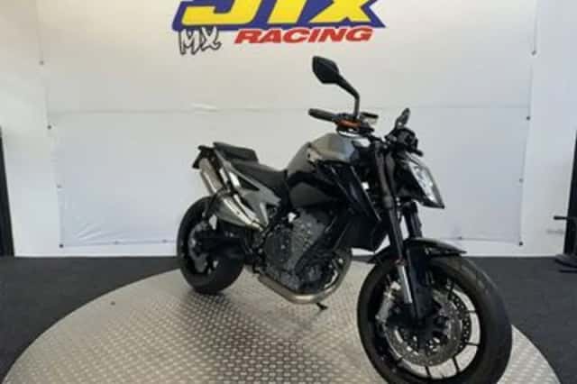 KTM 790 Duke (2019) thumbnail 2