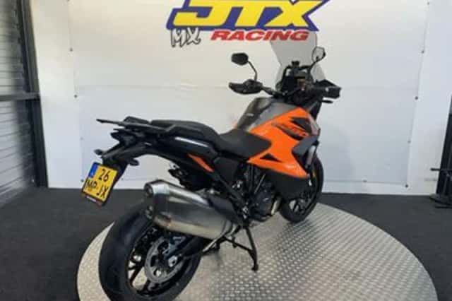 KTM 1290 Super Adventure (2021) thumbnail 3