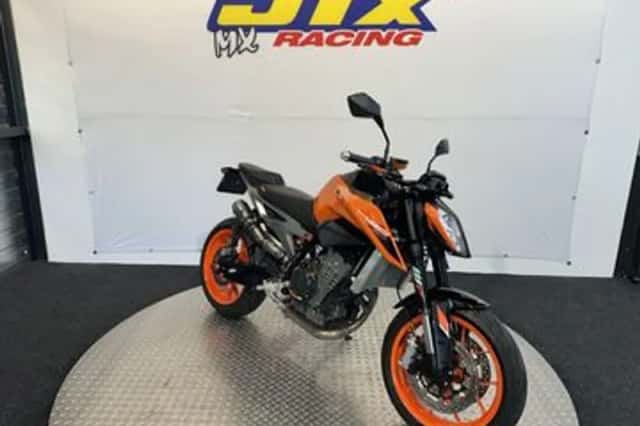 KTM 790 Duke L (2024) thumbnail 2