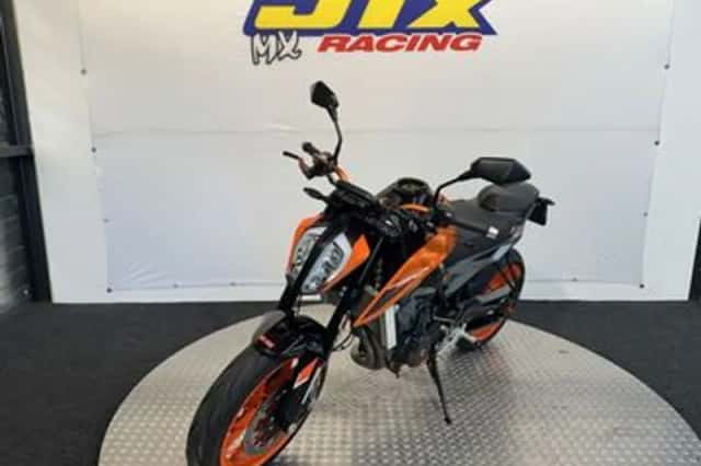 KTM 790 Duke L (2024) thumbnail 3
