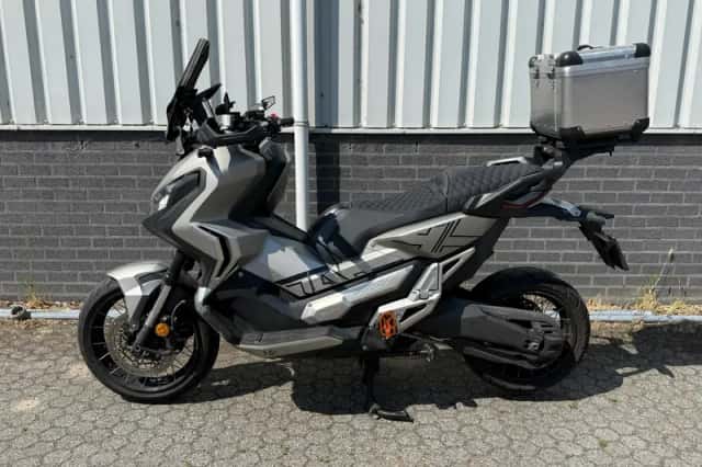Honda Scooter Honda X-ADV 750 (2020) thumbnail 2