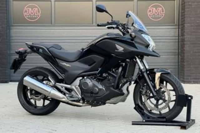 Honda NC750X (2016) thumbnail 1