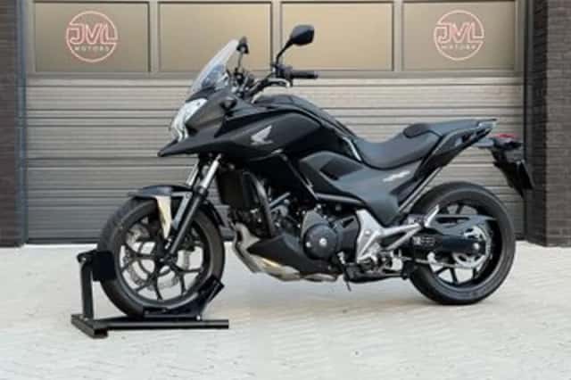 Honda NC750X (2016) thumbnail 3