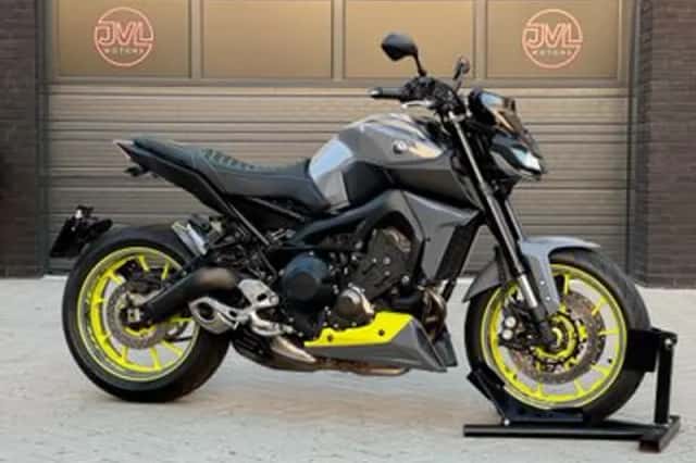 Yamaha MT-09 (2017) thumbnail 1