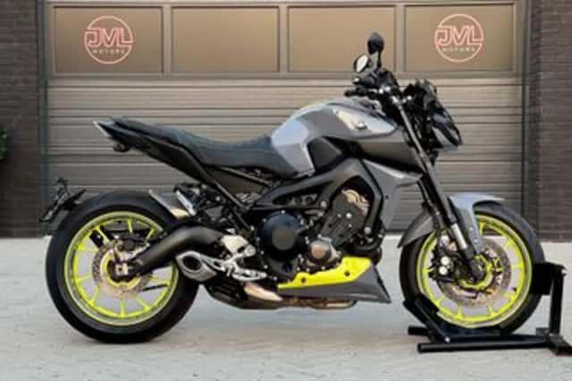 Yamaha MT-09 (2017) thumbnail 2