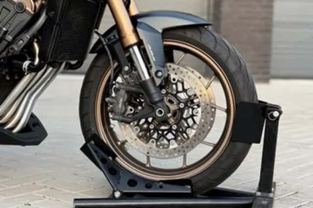Honda CB650R (2024) thumbnail 6