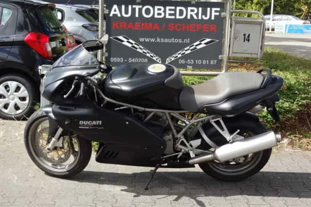 Ducati 750 (2001) thumbnail 5