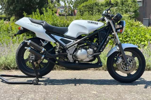 Yamaha R1 Z (1992) thumbnail 1