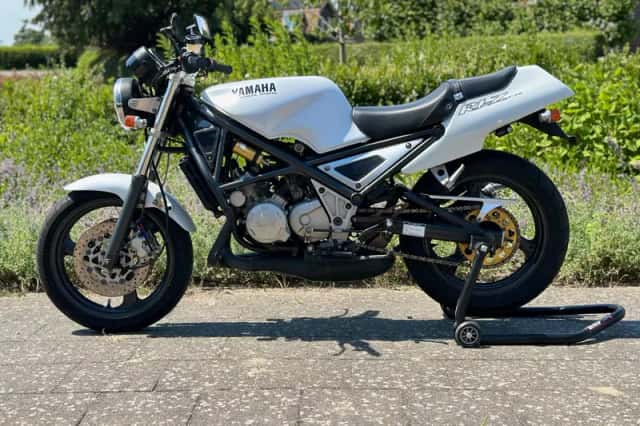 Yamaha R1 Z (1992) thumbnail 4