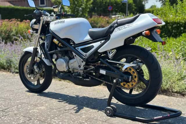 Yamaha R1 Z (1992) thumbnail 6