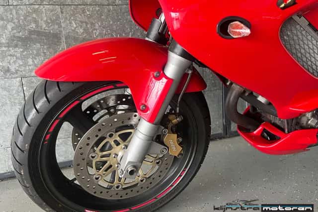 Honda VTR 1000 F Firestorm (1999) thumbnail 4