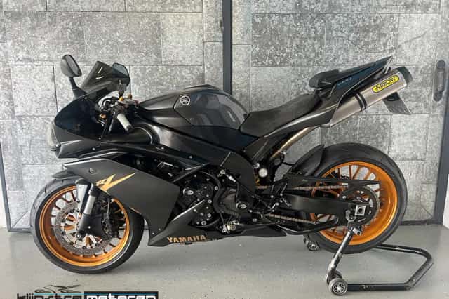 Yamaha R1 (2007) thumbnail 1