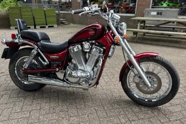 Suzuki VS 1400 Intruder (1996) thumbnail 1