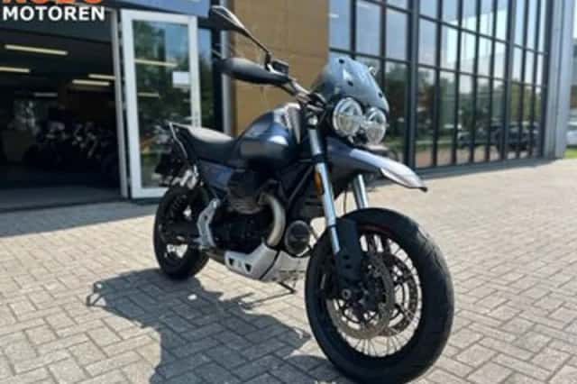 Moto Guzzi V85 TT (2019) thumbnail 2
