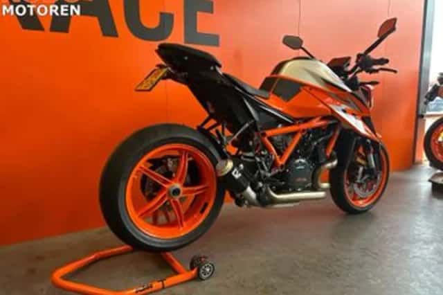 KTM 1290 SuperDuke R (2023) thumbnail 6