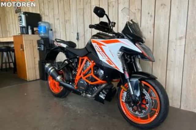 KTM 1290 Super Duke GT (2021) thumbnail 2