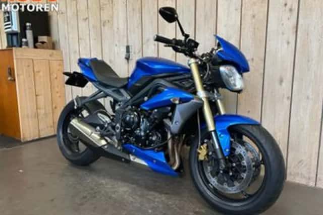 Triumph Street Triple (2013) thumbnail 2