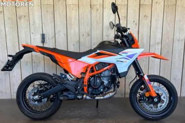 KTM 390 SMC R (2026) thumbnail 1