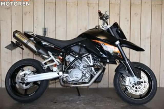 KTM 990 Supermoto (2010) thumbnail 1