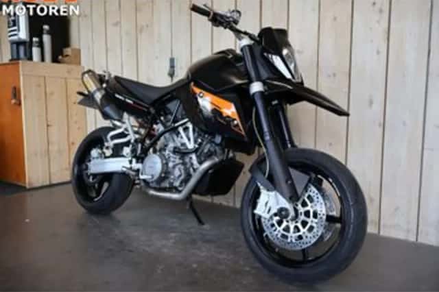 KTM 990 Supermoto (2010) thumbnail 2