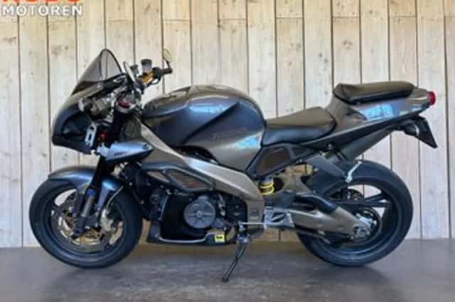 Aprilia Tuono (2003) thumbnail 3