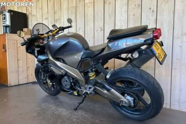 Aprilia Tuono (2003) thumbnail 5