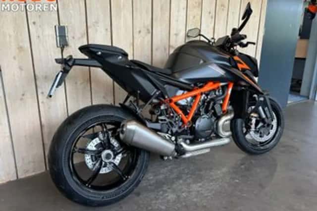 KTM 1390 Super Duke R (2026) thumbnail 3