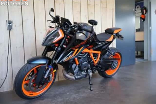 KTM 1290 Super Duke R EVO (2022) thumbnail 4