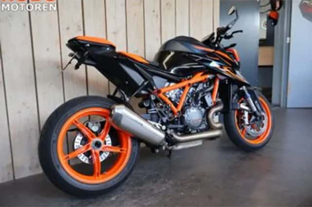 KTM 1290 Super Duke R EVO (2022) thumbnail 6