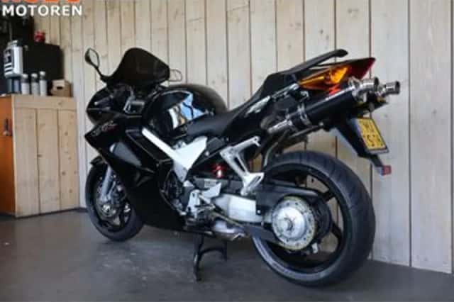 Honda VFR 800 Vtec (2004) thumbnail 4