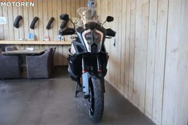 KTM 1290 Super Adventure S (2022) thumbnail 5