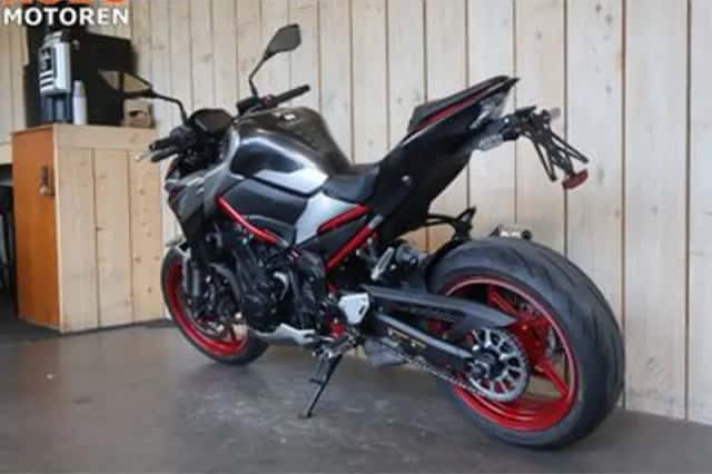 Kawasaki Z900 (2023) thumbnail 6