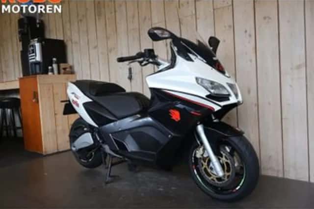 Aprilia SRV 850 (2012) thumbnail 2