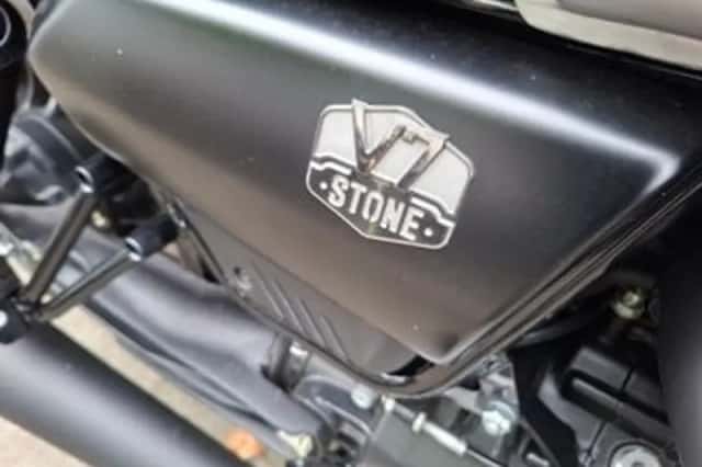 Moto Guzzi V7 Stone (2024) thumbnail 3