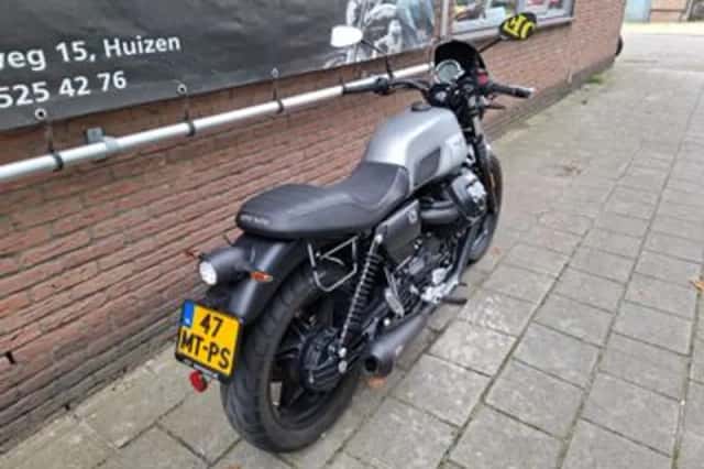 Moto Guzzi V7 Stone (2024) thumbnail 4