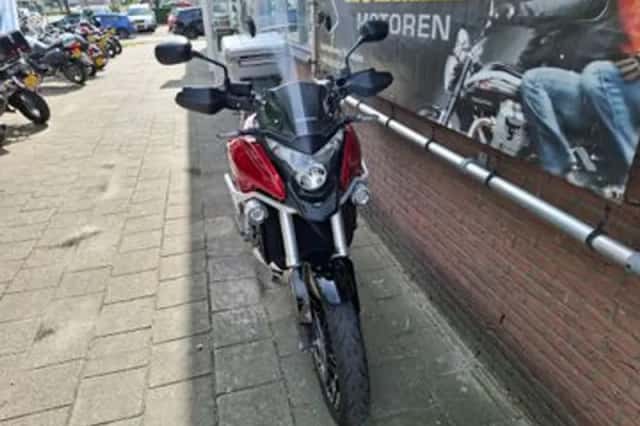 Honda VFR1200 (2013) thumbnail 3