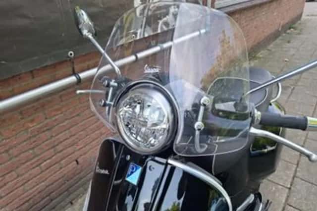 Vespa GTS (2015) thumbnail 4